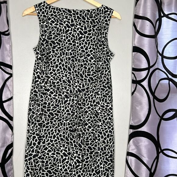 Motherhood black and white print sleeveless shift dress - Picture 10 of 10